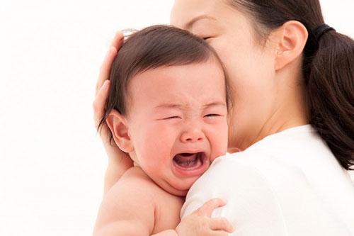 10 mẹo cực đơn giản khiến bé nín khóc trong một nốt nhạc