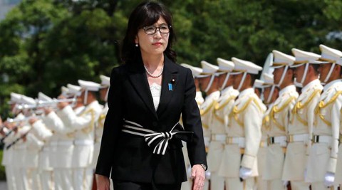 Tài sắc nữ Bộ trưởng Quốc phòng Nhật cái gai của Trung Quốc